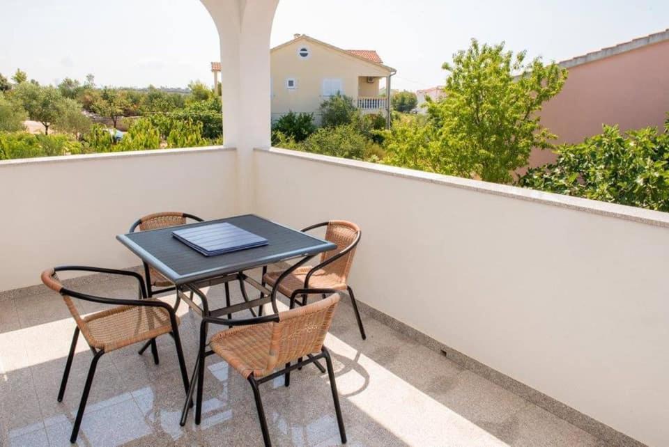 Apartment Vodice - Lovric المظهر الخارجي الصورة